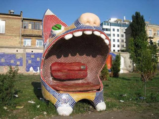 Необычные скамейки (18 фото)