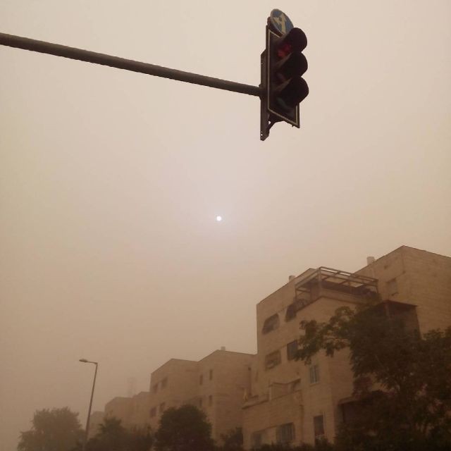 Песчаная буря в Израиле (21 фото)