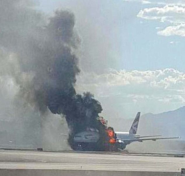 Пилот спас от гибели 170 человек (6 фото)