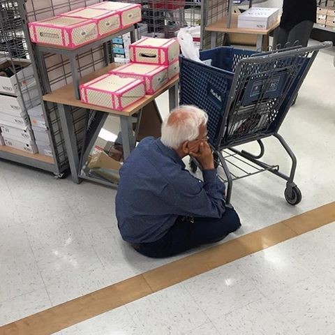 Скучающие мужья во время шопинга (23 фото)