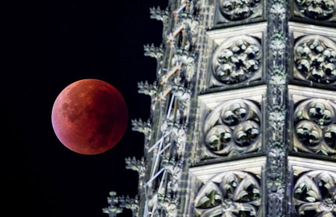 Фотографии "кровавой" Луны из разных уголков земли
