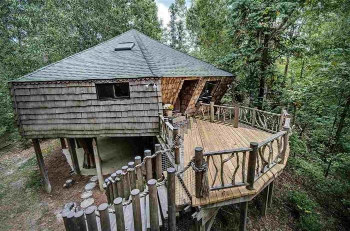Лесной домик за 135 000 долларов (17 фото)