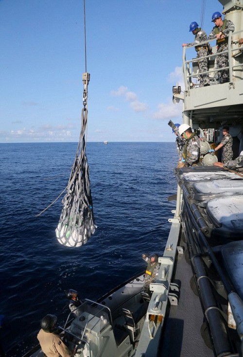 427 кг героина уничтожили   ВМС Австралии (6 фото)