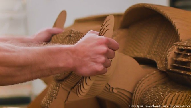 Процесс создания настоящего Lexus'a из картона