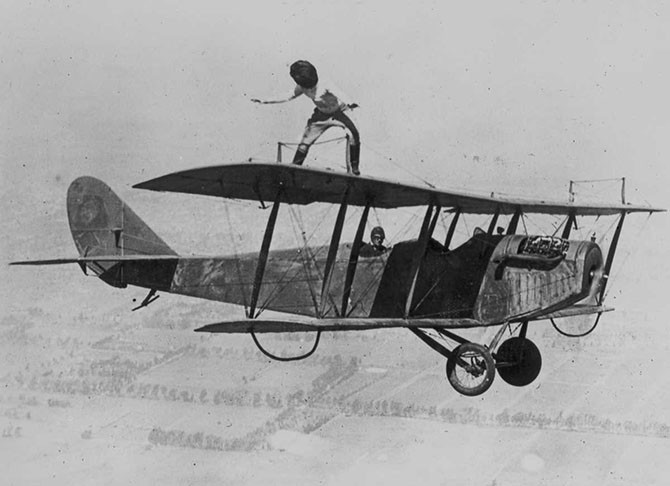 Ходоки по крыльям самолетов (1919-1982 годы)