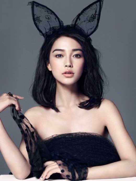 Натуральность своей красоты  пришлось доказывать китайской актрисе Енг Вин (Анджеле Бэйби) (21 фото)