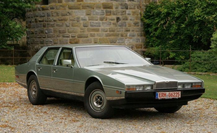 Aston Martin Lagonda с интерьером космического корабля (5 фото)