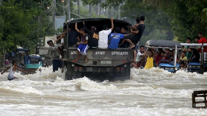 Тайфун Коппу обрушился на Филиппины (42 фото)