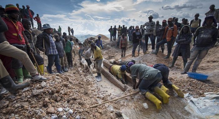 Добыча минерала колтана в Конго (21 фото)