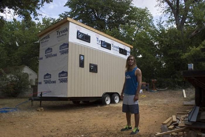 Американский студент построил дом на колесах