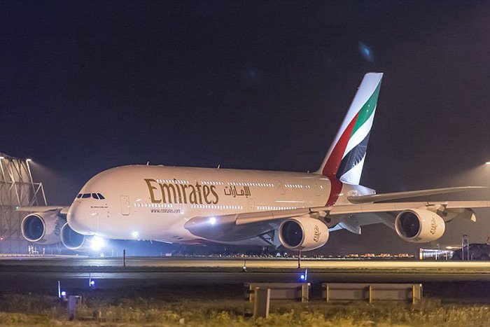 Авиалайнер Airbus A380 на 615 посадочных мест представила авиакомпания Emirates Airline (7 фото)