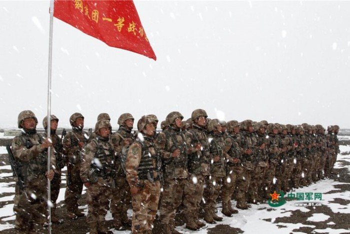 Учения армии в Китае (26 фото)