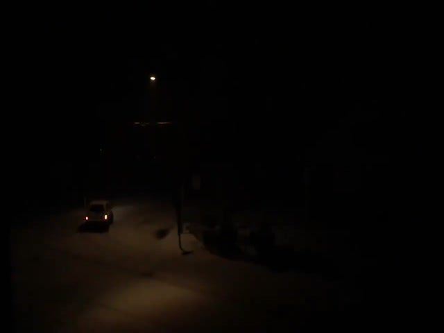 Сильная молния во время снегопада