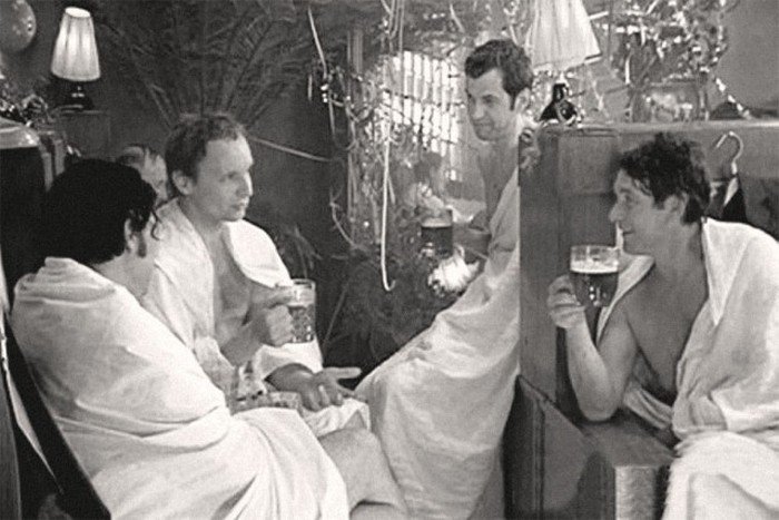 Как проходили съемки банной сцены в комедии «Ирония судьбы, или С лёгким паром!» (5 фото)