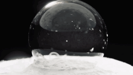 Красивый мыльный пузырь при температуре -15 градусов Цельсия (5 фото)