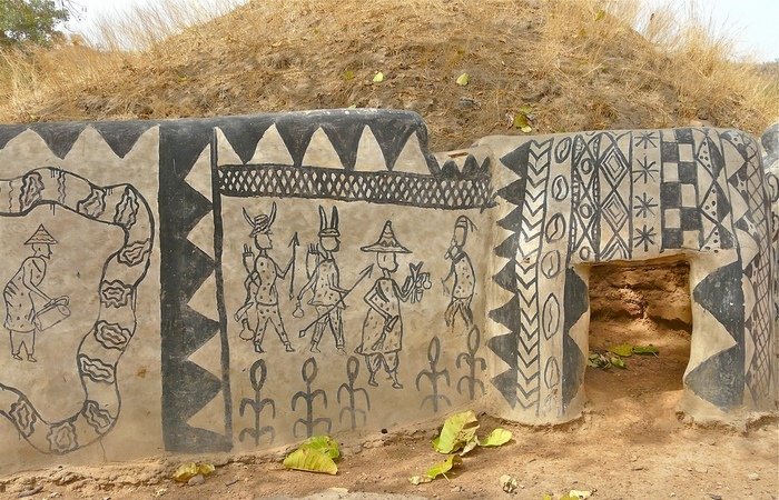 Деревня в Африке, где каждый дом — произведение искусства