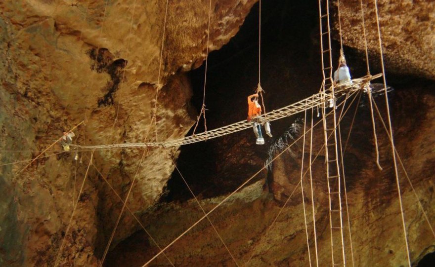 Самые страшные пещеры Гоматонг