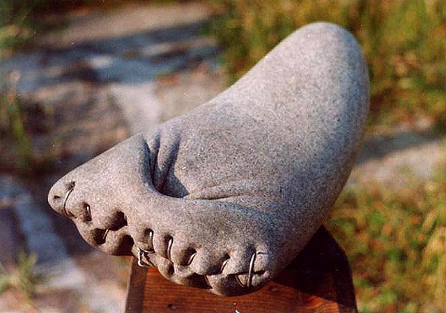 Cкульптор, который владеет искусством мять камни