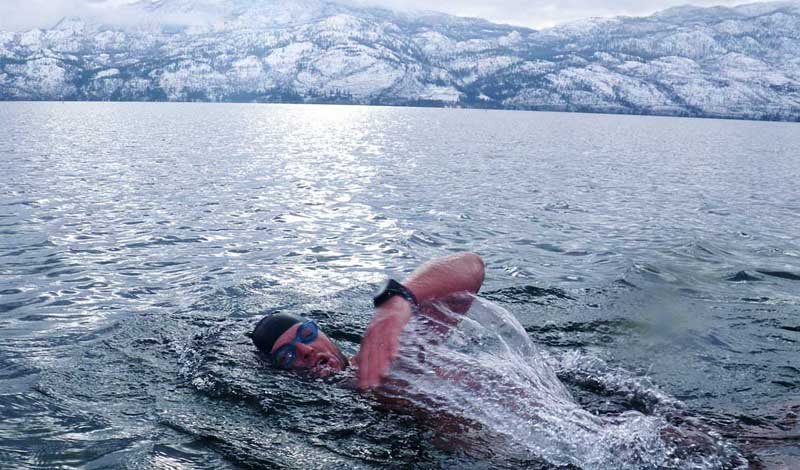 Как начать плавать в холодной воде