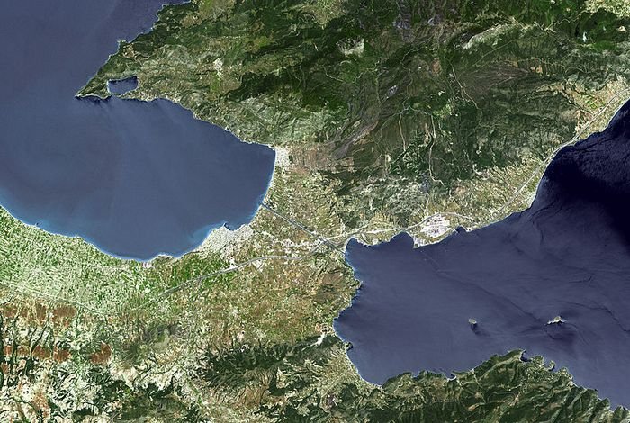 Самый удивительный канал, расположенный в Греции