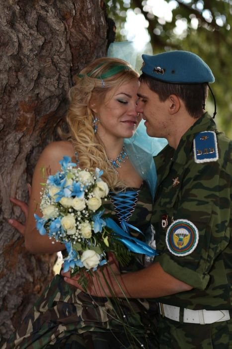 Необычная армейская свадьба в стиле ВДВ (14 фото)
