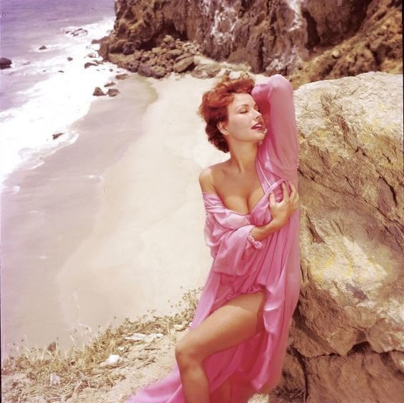 Восхитительные девушки 50-х годов, побывавшие на обложках журнала Playboy