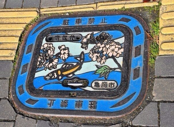 Так выглядят канализационные люки на улицах Японии