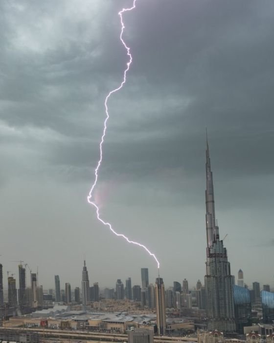 Последствия от урагана обрушевшегося на Абу-Даби и Дубай (10 фото)