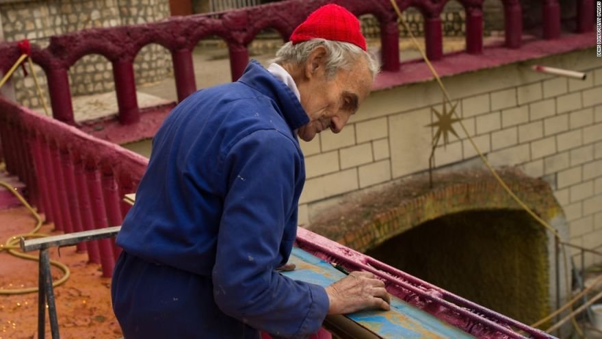 Испанец строит собор своими руками уже почти 50 лет