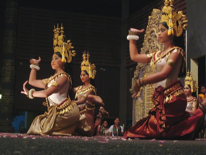 Танцовщицы неземной красоты, рожденные индийскими преданиями о полубогинях-куртизанках