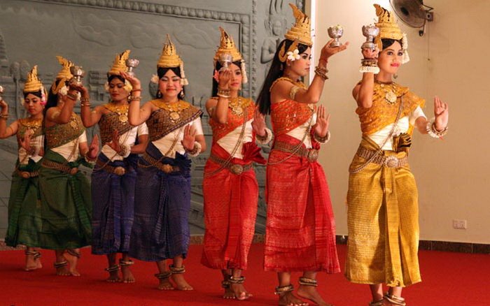 Танцовщицы неземной красоты, рожденные индийскими преданиями о полубогинях-куртизанках