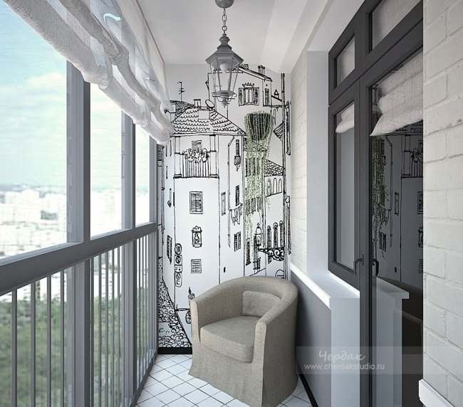 Маленький балкон можно превратить в уютное место для отдыха