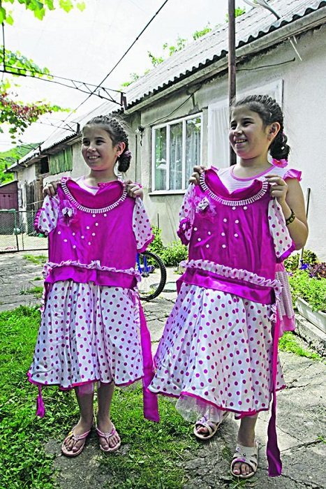 Украинская деревня, где живут более сотни близнецов