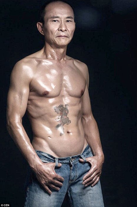 Как мужчина изменил свое тело в 61 год