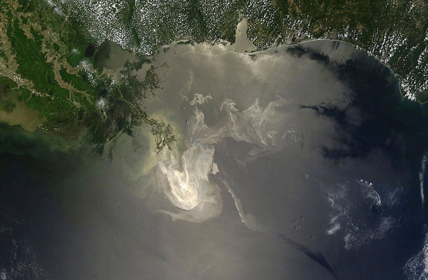 Взрыв на нефтяной платформе в Мексиканском заливе