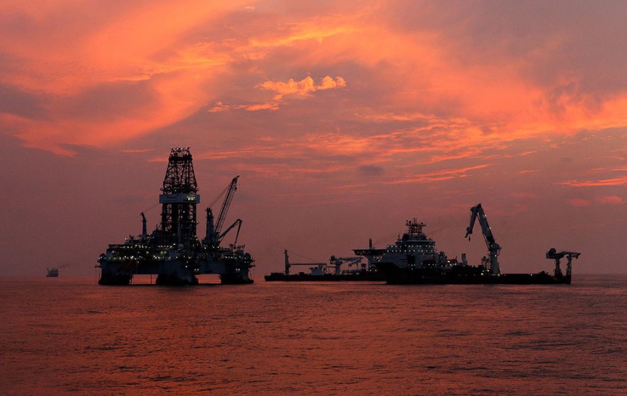 Взрыв на нефтяной платформе в Мексиканском заливе