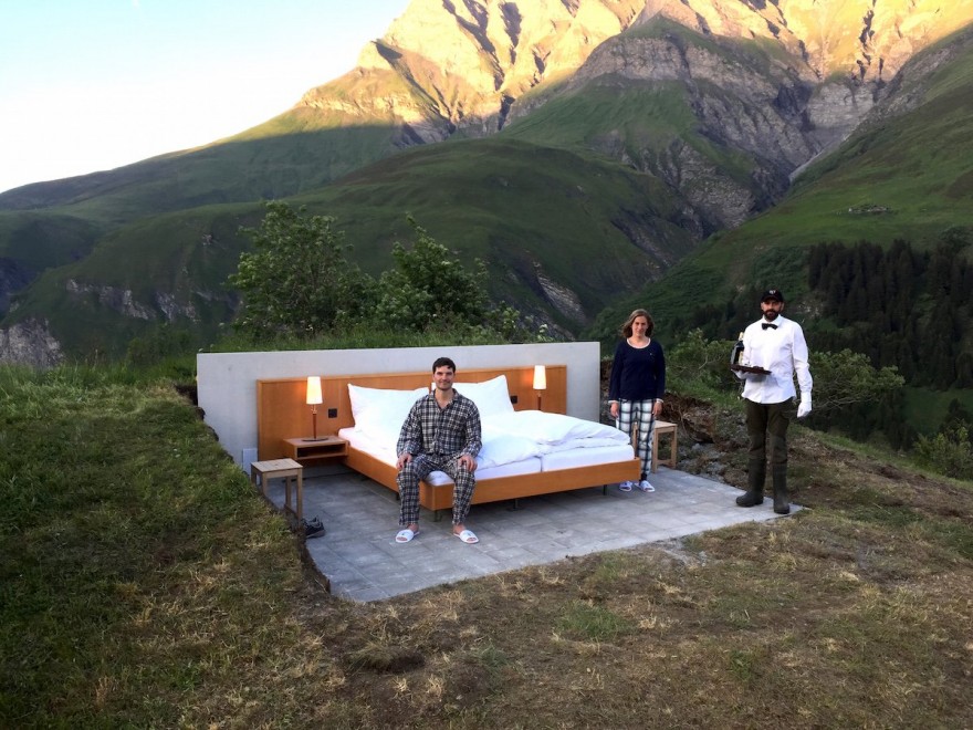 Необычный отель без стен и потолка с лучшим видом на Швейцарские Альпы