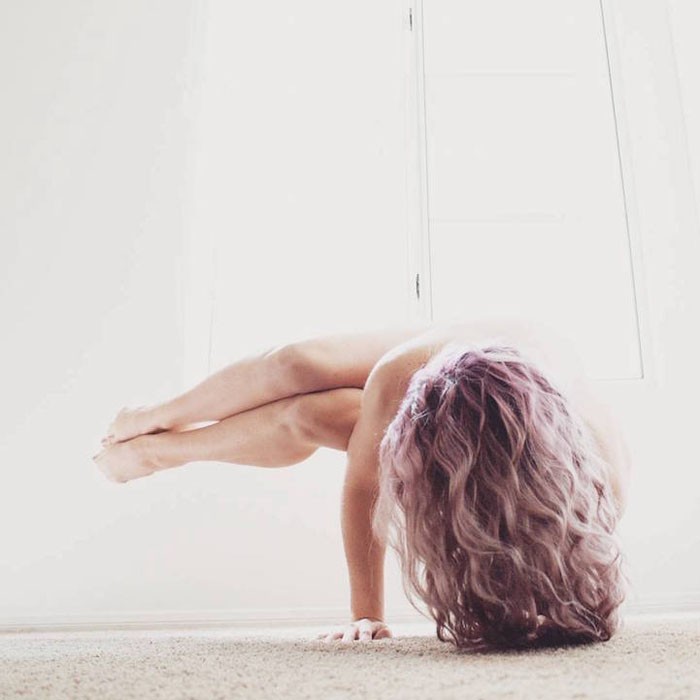 Красота души и тела: великолепные фотографии асан йоги от девушки, пережившей много боли