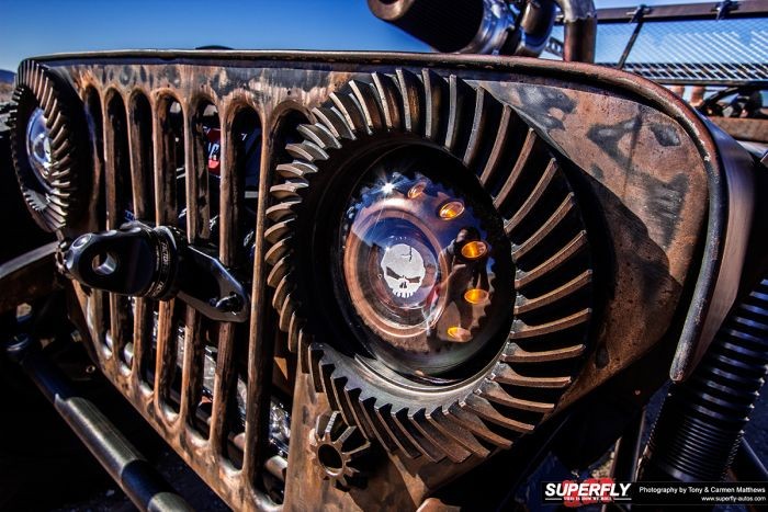 Постапокалиптический хот-род на базе Jeep Willy 1947 года (23 фото)