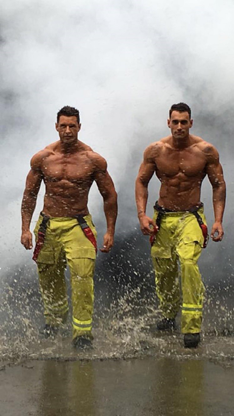 Горячие парни со спасенными щенками: календарь австралийских пожарных
