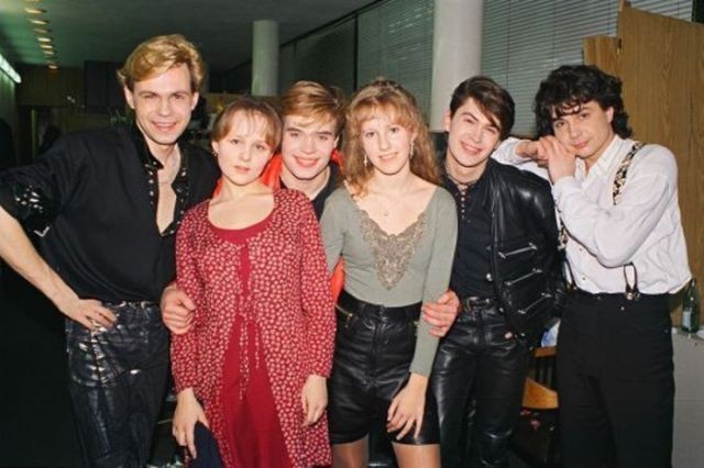 Снимки современных знаменитостей из 1990-х годов (25 фото)