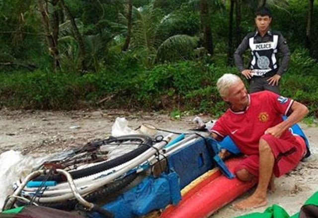 Российский турист провел в надувной лодке 4 дня у берегов Таиланда (4 фото)