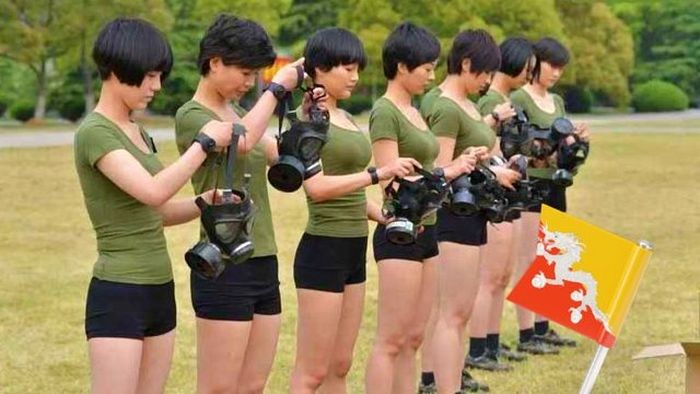 Девушки армии Китая (12 фото)
