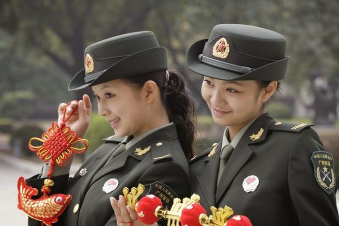 Девушки армии Китая (12 фото)