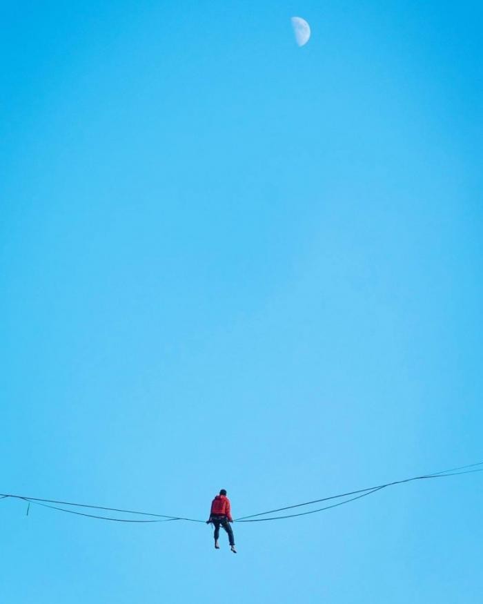 Трюки экстремала, который совершенно не боится высоты (9 фото)