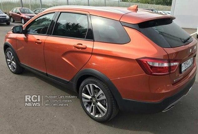 В Сеть попали новые фото универсала Lada Vesta в топовой комплектации (9 фото)