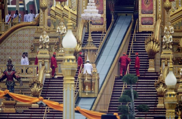 В Таиланде прощаются с покойным королем (27 фото)