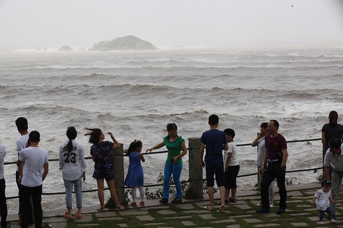 Тайфун Чан-хом в Китае (15 фото)