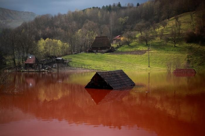 Города-призраки, куда не сунешься без костюма химзащиты (7 фото)