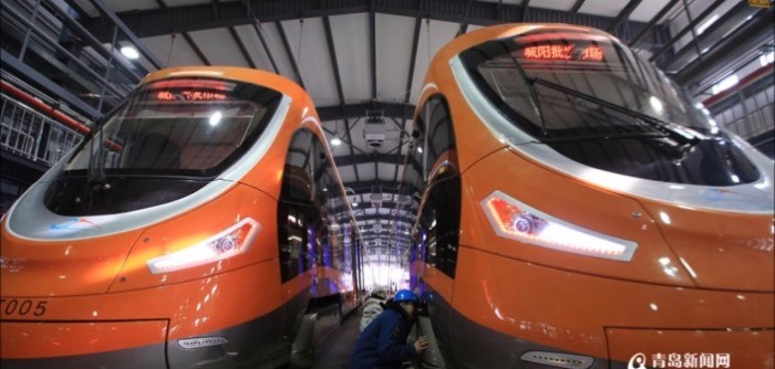 Китайские конструкторы создали трамвай на водородном топливе (4 фото)